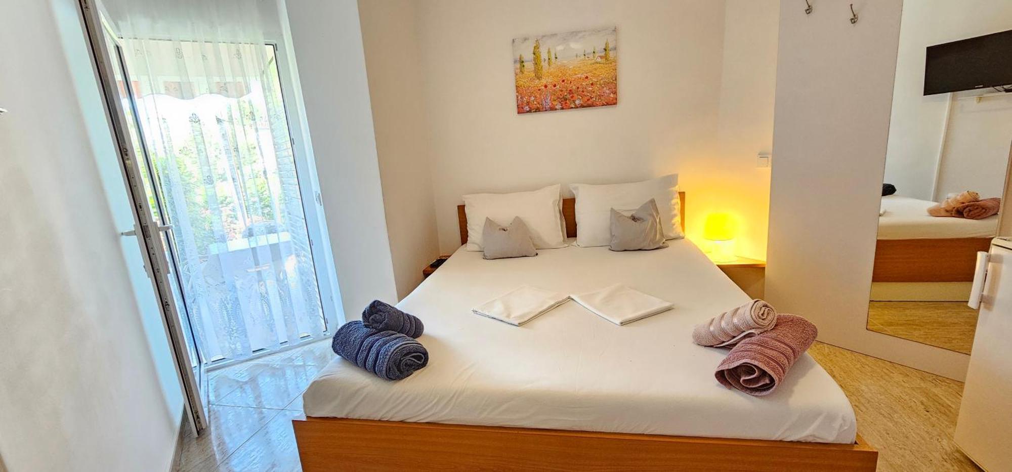 Apartment Tonci Novalja