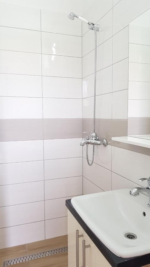 Apartment Tonci Novalja