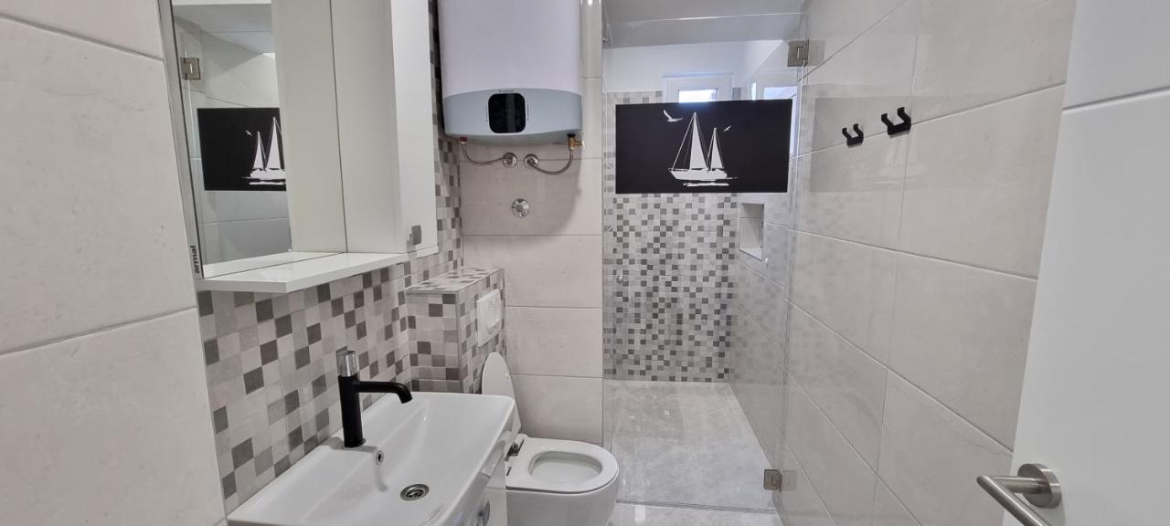 Tonci Apartment *